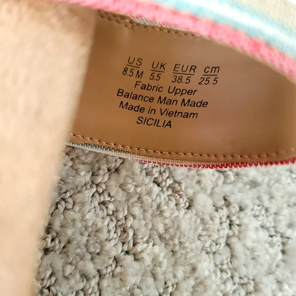 Abella Women's Multicolor Striped Wedge Sandals. Sz 8.5 - Picture 5 of 5